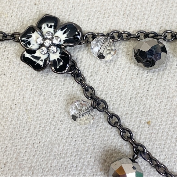 Gunmetal black white hibiscus flower double chain glass bead necklace - Picture 5 of 6